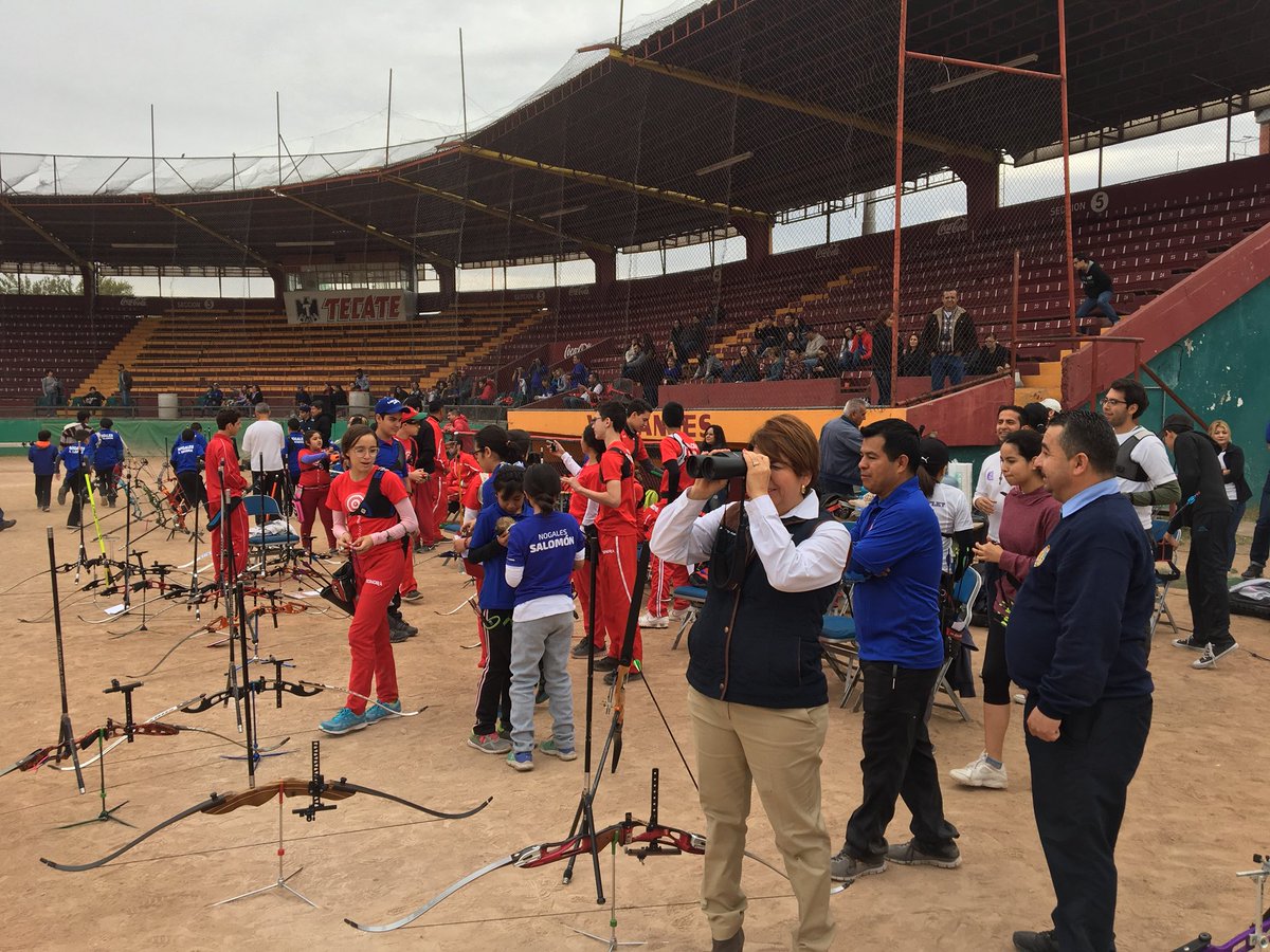 LETICIAAMPARANO's tweet photo. En el tiro inicial de los competidores del Tiro con Arco en Nogales. Que tengan una excelente competición. https://t.co/Hf0UTHrFwW