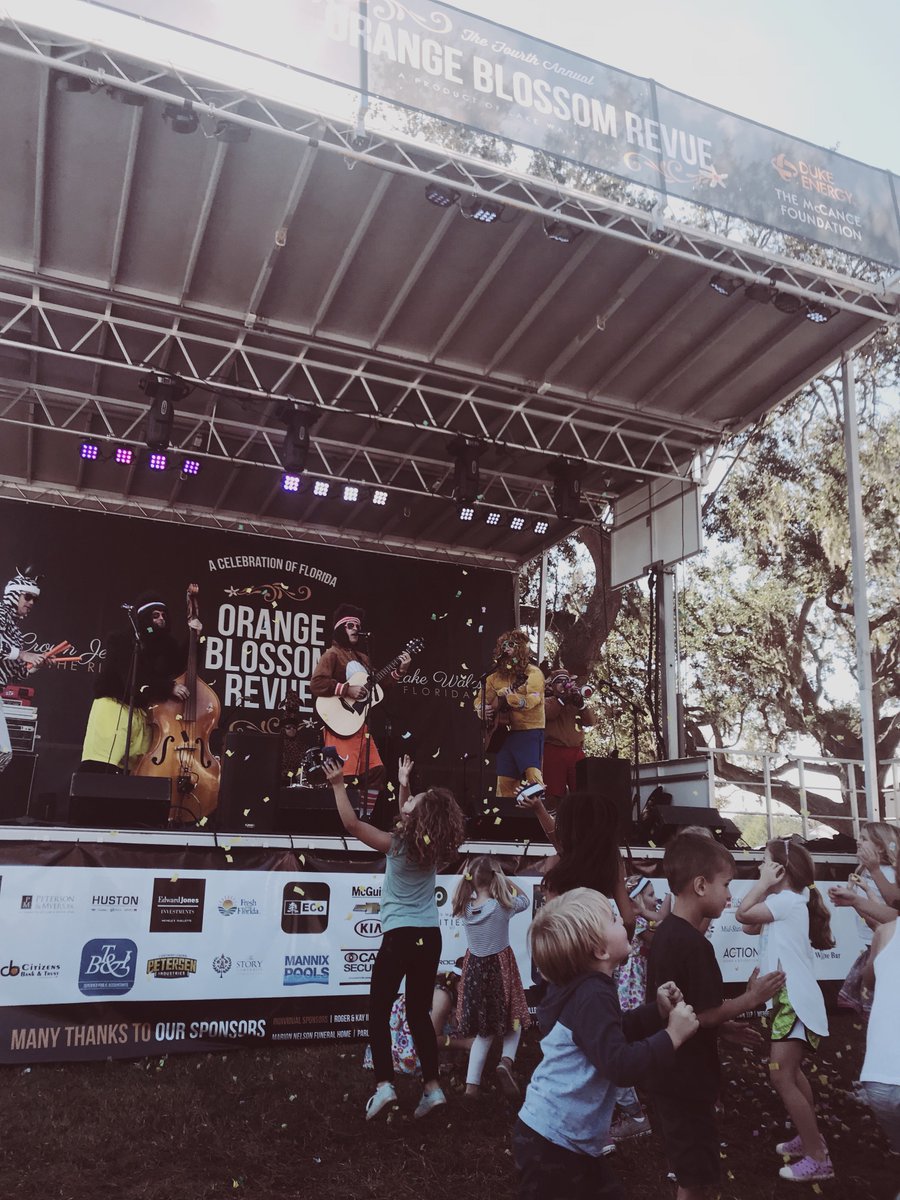 The lakeside stage is the place to be! 

today until 9 PM

Lake Wailes Park, Lake Wales

Get your tickets at the gate!