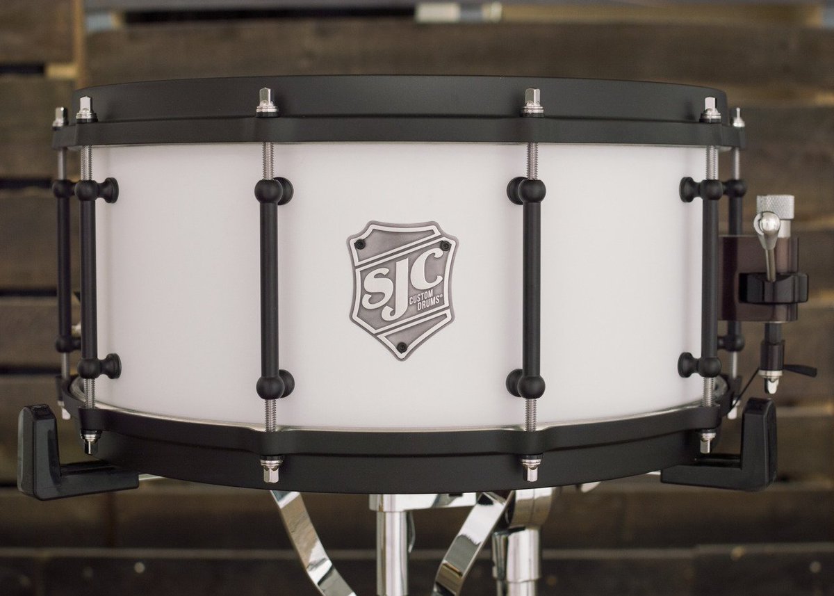 SJCdrums's tweet photo. Front view of Branden Steineckert's rad #yeti snare we made him. So clean!
@brandensteineckert #builtwithpassion #playedwithpride #sjcdrums #sjcfamily #sjccustomdrums #customdrums #drums #drummer #handcrafted #drumming https://t.co/QOvRdp4sy7