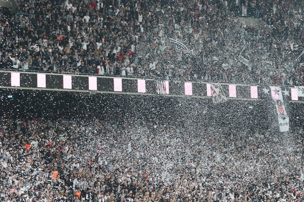 Muhteşem taraftarımızla gurur duyuyoruz 👏👏👏#Beşiktaş