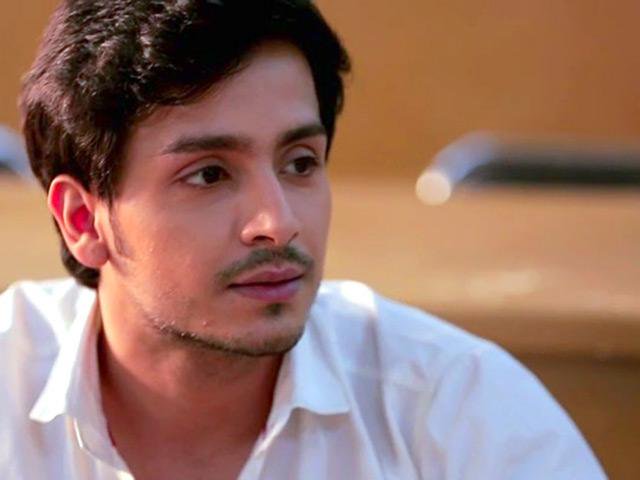 AyaKhan98's tweet photo. I vote ParamSingh for Ghulaam #TVPersonality2017 @SabrasRadio @BizAsia @8paramsingh https://t.co/ZNyBVWPTLL