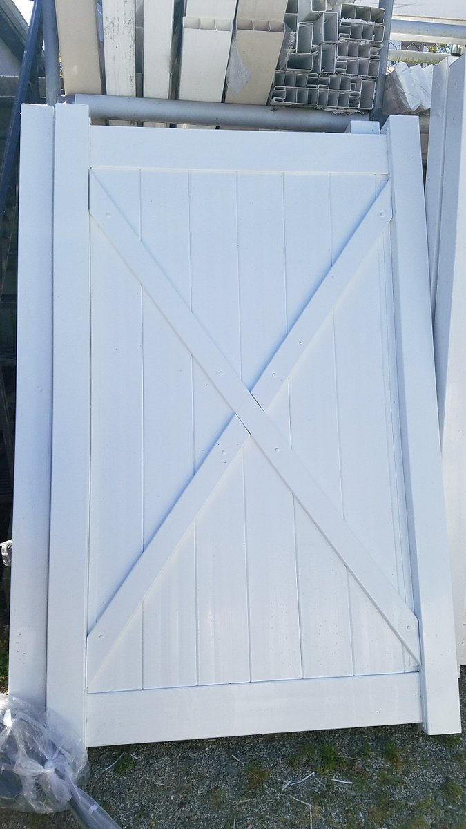 ArrowFenceCoInc's tweet photo. We know exactly how to add some more style to all of our fences. #fencestyle #arrowfencecoinc https://t.co/Tpglutbgoo