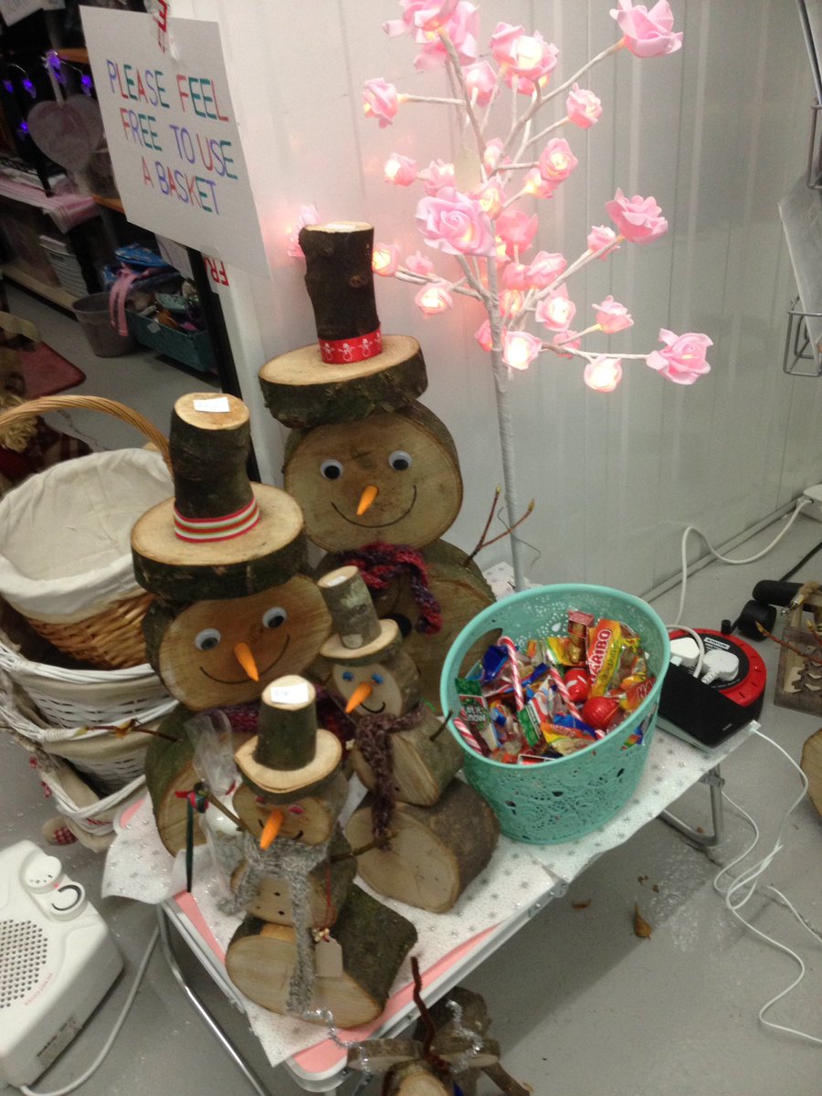 BobbiesCraftBox's tweet photo. These poor guys still need a home!!! https://t.co/2bVEXUSU8z