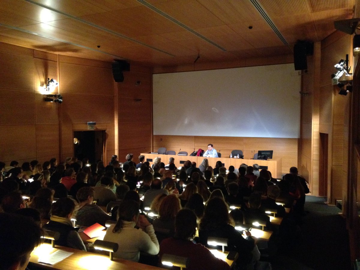 EcoleduLouvre's tweet photo. Le métier de conservateur présenté par Paul Damm, conservateur à la Région @iledefrance #edlPo #forumMetiers https://t.co/19WbUWvchH