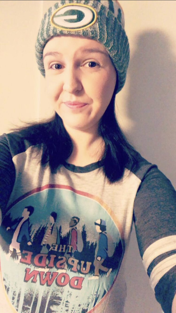 sarah_comber's tweet photo. 7am wake up eyes but a strong shirt and hat game 😬 #packers #StrangererThings https://t.co/aCjU1qYgqT