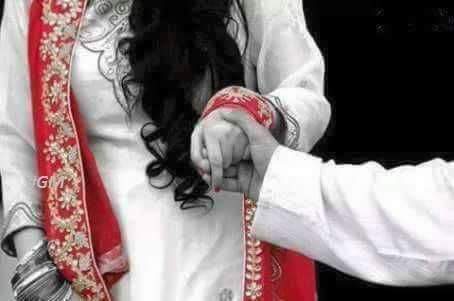 تھوڑی سی ، خُوداری بھی تو لازم تھی
اُس نے ہاتھ چُھڑایا ، ہم نے چھوڑ دیا!