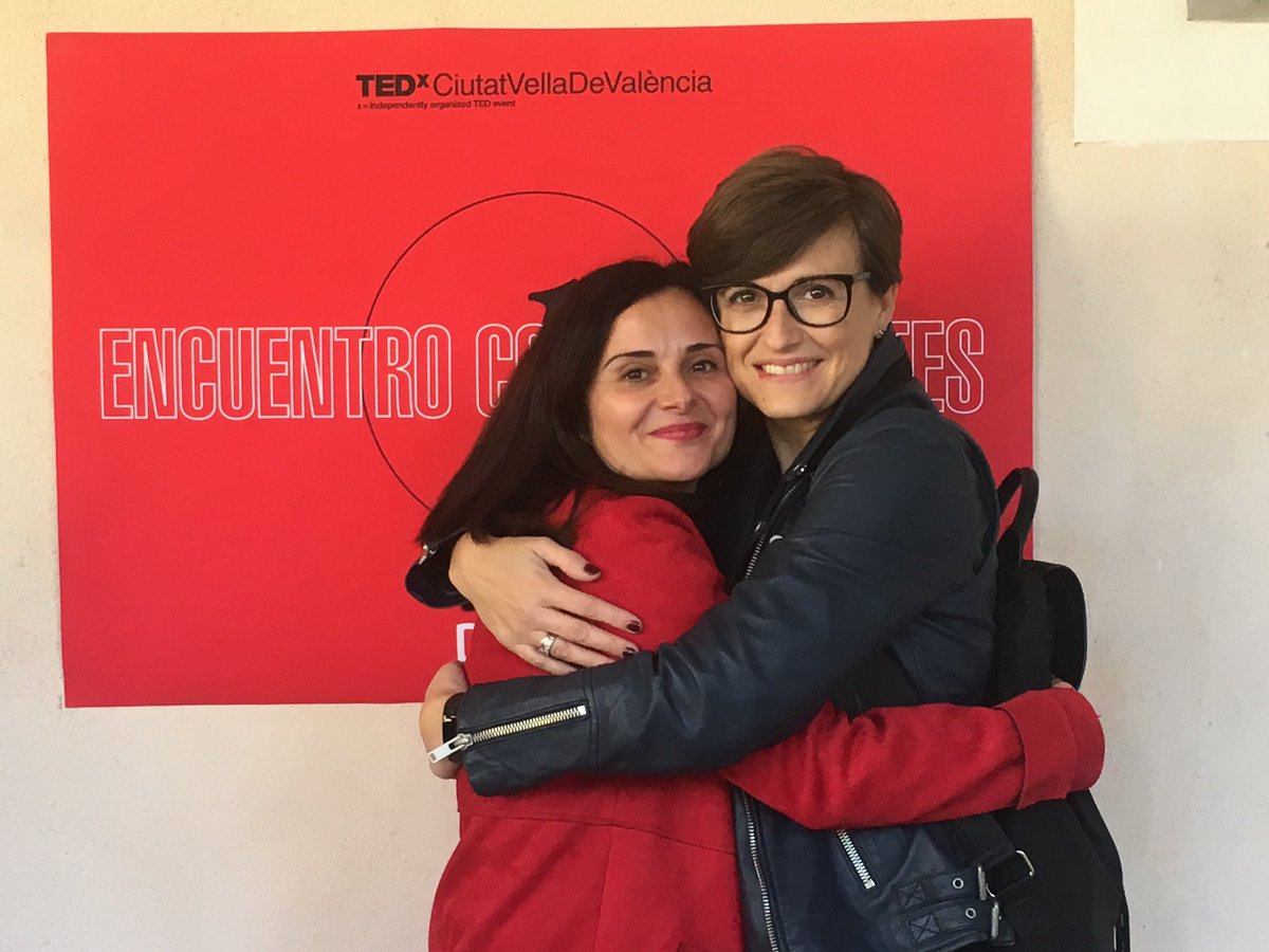 susanalluna's tweet photo. Gracias por el viaje, amore.
@EstherNBauset
#TEDxCiutatVelladeValencia
#XVerdad https://t.co/KUboFWtzeB
