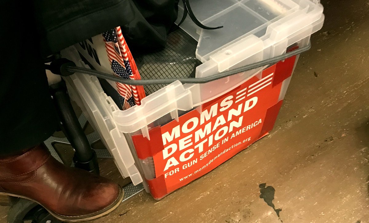 GipsyAtHeart's tweet photo. #saturdaymorning in #nyc : on my way to the #forwardunionfair representing @MomsDemand raising awareness that we must #RejectTheNRA to #StopCCR - text DANGEROUS to 64433 to be connected to your Rep, leave them a message! https://t.co/wHMxM3VJa2