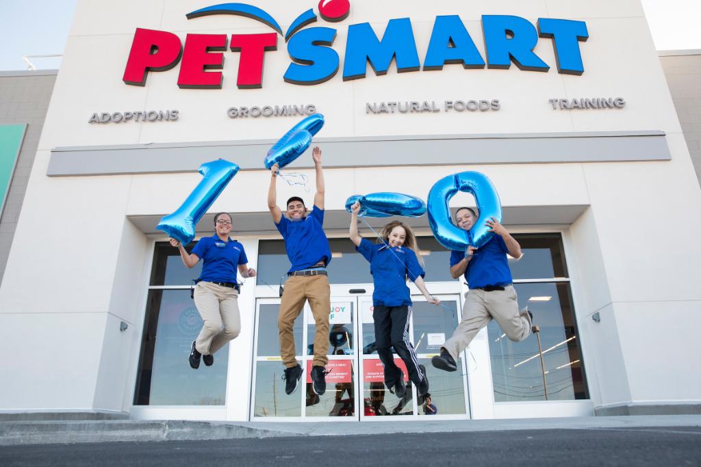 We're jumping for joy because our 1600th store opens today in #Texas. Come join the fun at 9am! 3709 Joe Battle Bl, El Paso, TX 🎉#fortheloveofpets