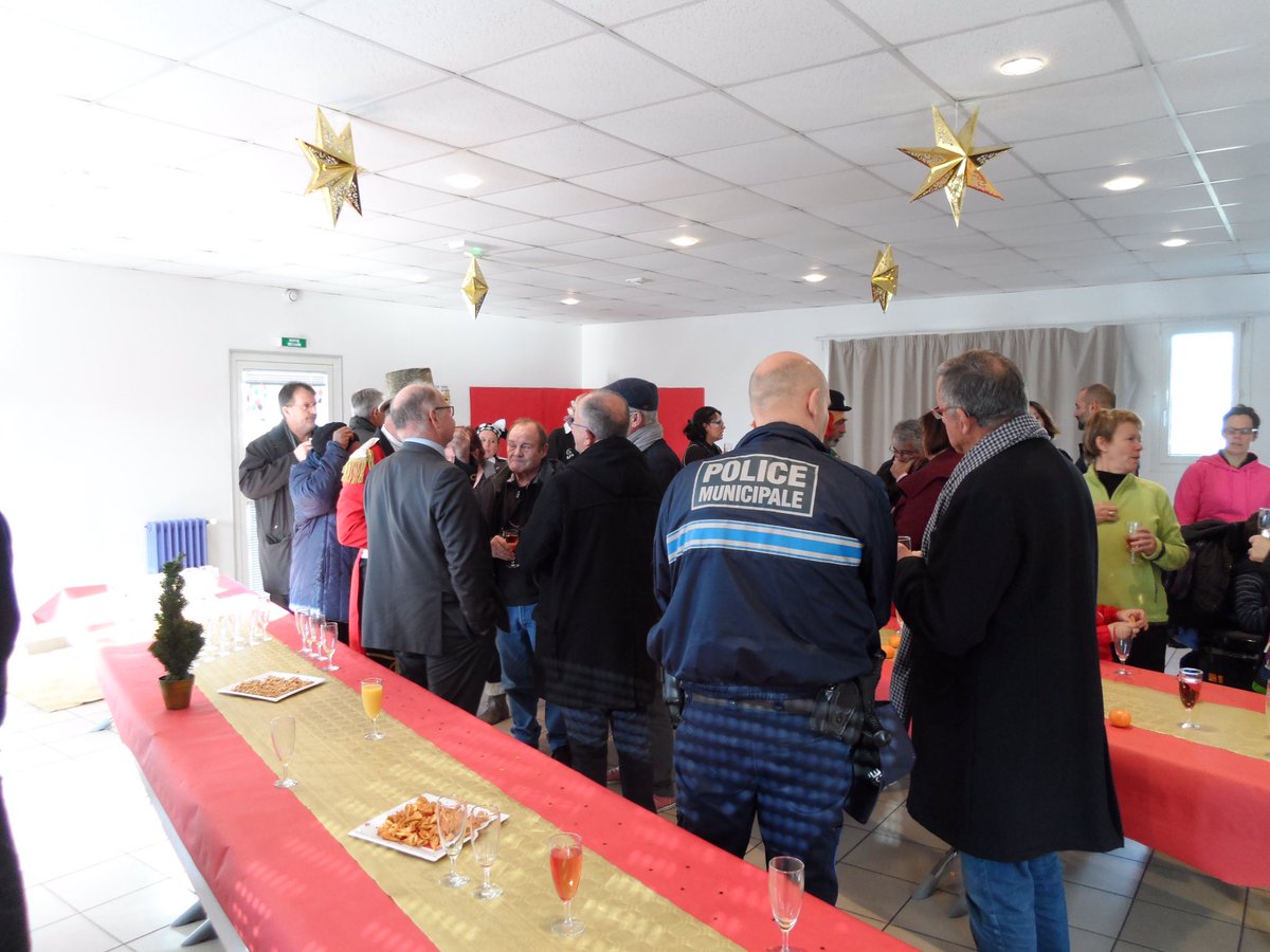 AFBrunet_4403's tweet photo. #circo4403 #AvecLesAssos 10ème marché de Noël à St Etienne de Montluc avec Asso Noël sur les étoiles.+50 artisans locaux et animations pour soutenir famille d'enfants en situation de handicap. https://t.co/BCQW3Qz38Q