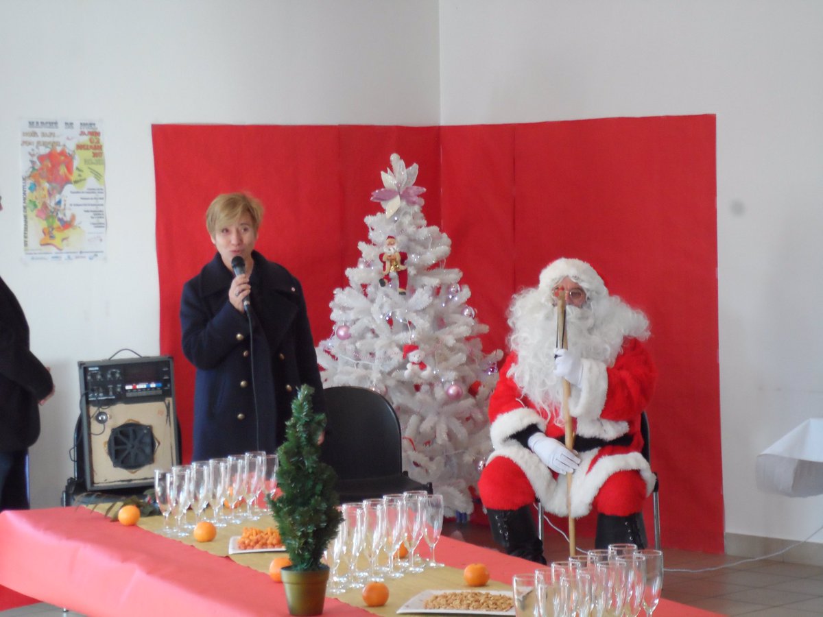 AFBrunet_4403's tweet photo. #circo4403 #AvecLesAssos 10ème marché de Noël à St Etienne de Montluc avec Asso Noël sur les étoiles.+50 artisans locaux et animations pour soutenir famille d'enfants en situation de handicap. https://t.co/BCQW3Qz38Q