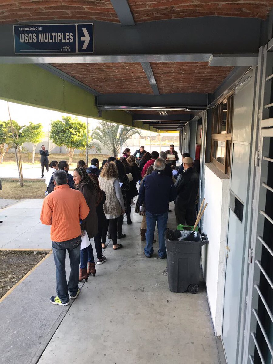RomeroMenaFco's tweet photo. Con el gusto de recibir a 604 sustentantes programados para hoy,en 10 de nuestros planteles como sedes en la Evaluación se Desempeño en Educación Básica del #SPD. Ponemos a su disposición nuestras instalaciones y personal para que tengan una jornada satisfactoria.¡Suerte a tod@s! https://t.co/WY9TNPcbsv