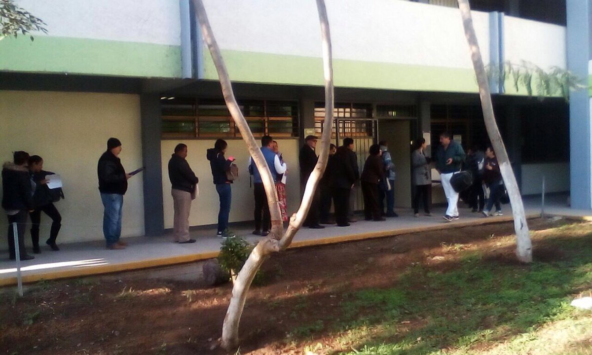 RomeroMenaFco's tweet photo. Con el gusto de recibir a 604 sustentantes programados para hoy,en 10 de nuestros planteles como sedes en la Evaluación se Desempeño en Educación Básica del #SPD. Ponemos a su disposición nuestras instalaciones y personal para que tengan una jornada satisfactoria.¡Suerte a tod@s! https://t.co/WY9TNPcbsv