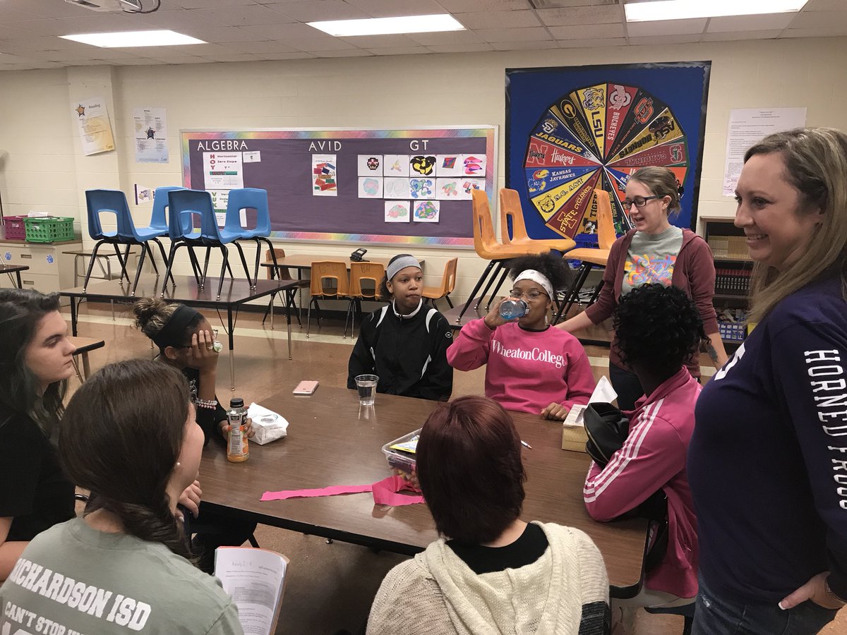 TmeCounselor's tweet photo. @Apollo_JH @RISDcounselors Great things happening at Apollo JH Mighty Panther Camp!!! #cantstopRISD https://t.co/xVmfTMpf34