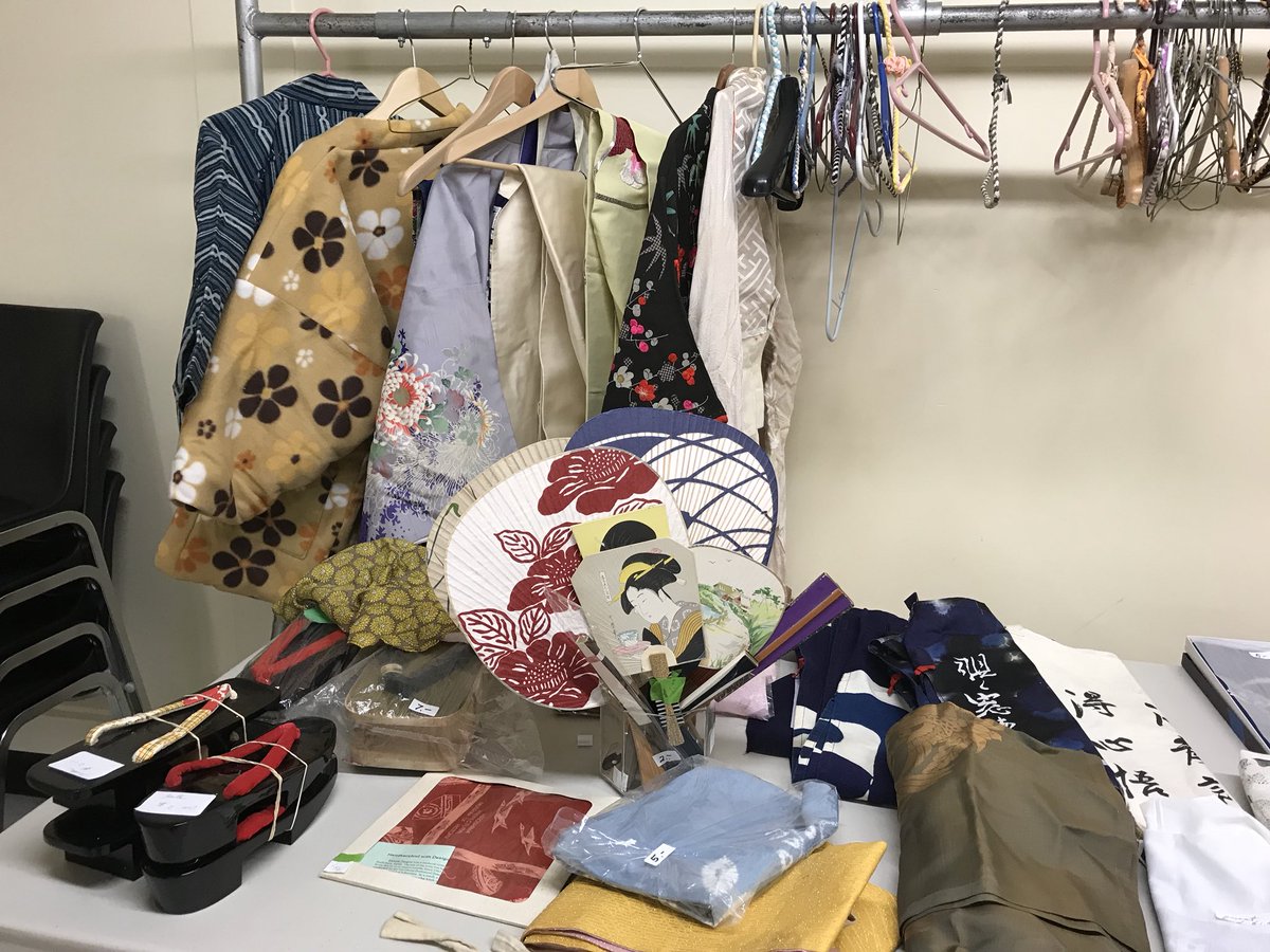 HamCJCC's tweet photo. Our Xmas bazaar is now open! Handmade ornaments, Japanese vintage goods, yummy food ! Udon (Japanese noodles) service starts at 11. https://t.co/ytHn7XszeU