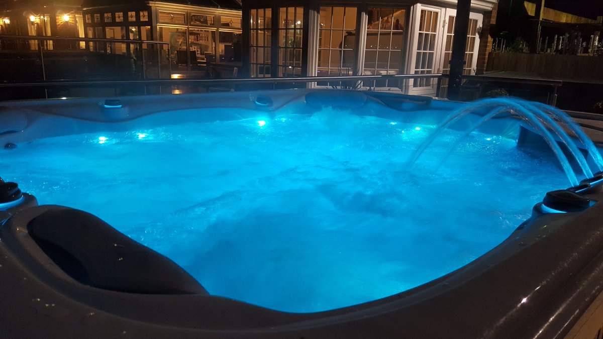How will you be spending Christmas and New Year?

Come to @hottubbarnFarnham and make this year extra special