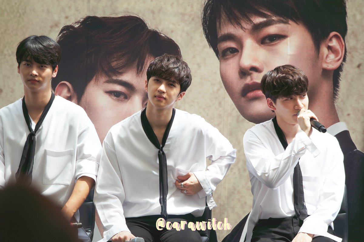 CARAWITCH's tweet photo. [ HD ; no crop ; no edit ; repost ok with credit ]

VIXX SHANGRI-LA IN SINGAPORE PRESS CONFERENCE.

[ #vixxinsg #vixxinsingapore #ShangriLainSG #n #hakyeon #차학연 #leo #taekwoon #정택운 #ken #jaehwan #이재환 #ravi #wonsik #김원식 #hongbin #이홍빈 #hyuk #sanghyuk #한상혁 ] https://t.co/05B5fGfNLi