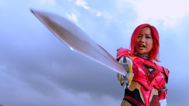 いまWOWOWで庵野秀明監督の実写版『キューティーハニー』（2004年）を