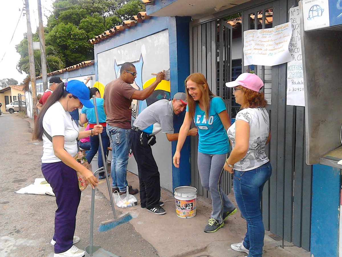 CDCETachira's tweet photo. Con mucha alegría y por amor a nuestras instituciones #hoy todos activos con la Jornada de Mantenimiento Voluntario en la Escuela Bolivariana Palo Gordo #EstaEsMiEscuela #Táchira @MPPEDUCACION @JauaMiranda @charlychaves https://t.co/liceov8FEu