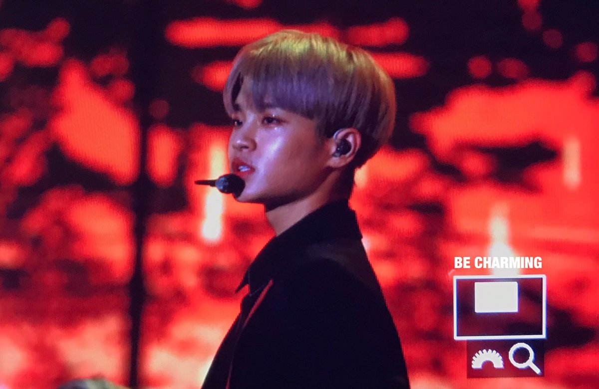 _beCHARMING_'s tweet photo. 171202 멜론 뮤직어워드 
#이대휘 #대휘 #워너원 #WANNAONE #LEEDAEHWI #DAEHWI https://t.co/70sja2eCqv