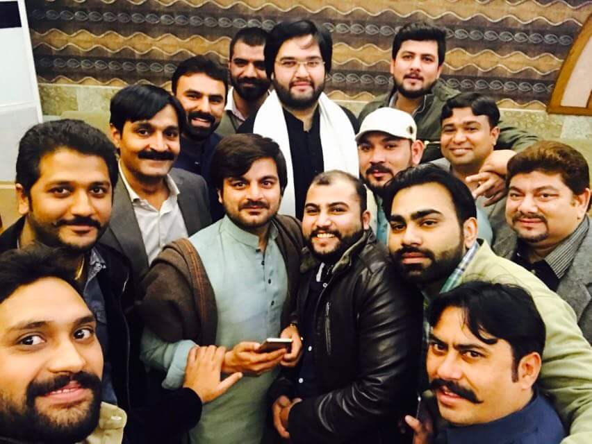 asifakramvohra's tweet photo. #SherinQuetta
#QuettaWithNawazSharif
ھم نوازشریف کے سپاھی ھیں ۔ کیوں کے ھم بھی نواز ھیں https://t.co/CQYC8lB3tB