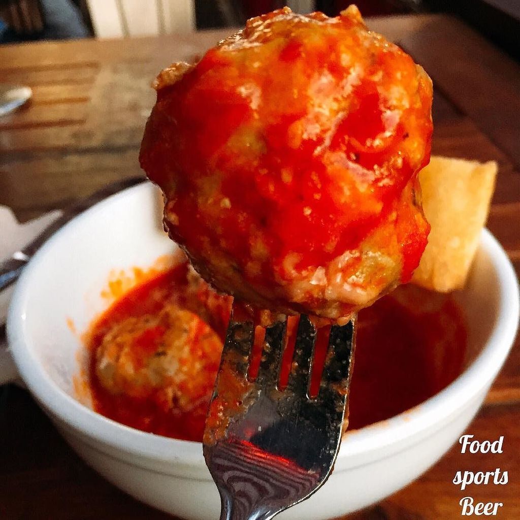 FoodSportsBeer's tweet photo. Meatballs for breakfast? Sure.  Veal and pork meatballs with a rich tomato 🍅 sauce are just what I needed.  @meatballers #meatballshop #meatballs #meatballers #meatballin #nycmeatballs #lowereastside #nyceats #nycfoodie #nycfood #lowereastsidefood .
… https://t.co/hvEWXjFr7P https://t.co/eJAPfaMXDV