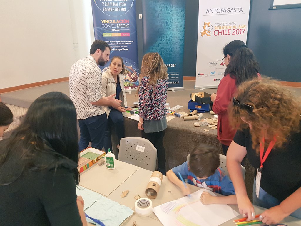paticanales's tweet photo. @FTelefonica_CL en su 2ºdía de Conferencia @Scratchalsur Antofagasta.. Seguimos aprendiendo sobre #programacion y #educacion @ucorplab https://t.co/33WOHTJBV1