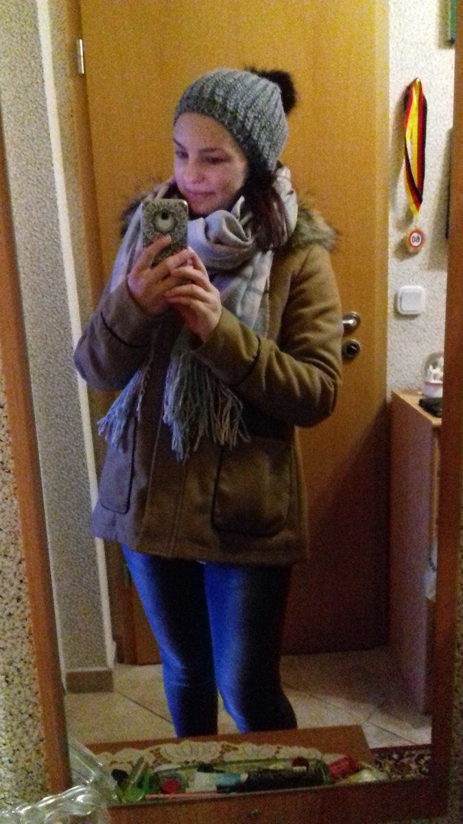 Wünsche Euch ein tolles Wochenende &amp; einen schönen Abend😁❤
#Youtuberin #German #Girl #Influencer #FashionBlogger #MirrorSelfie #Instagram