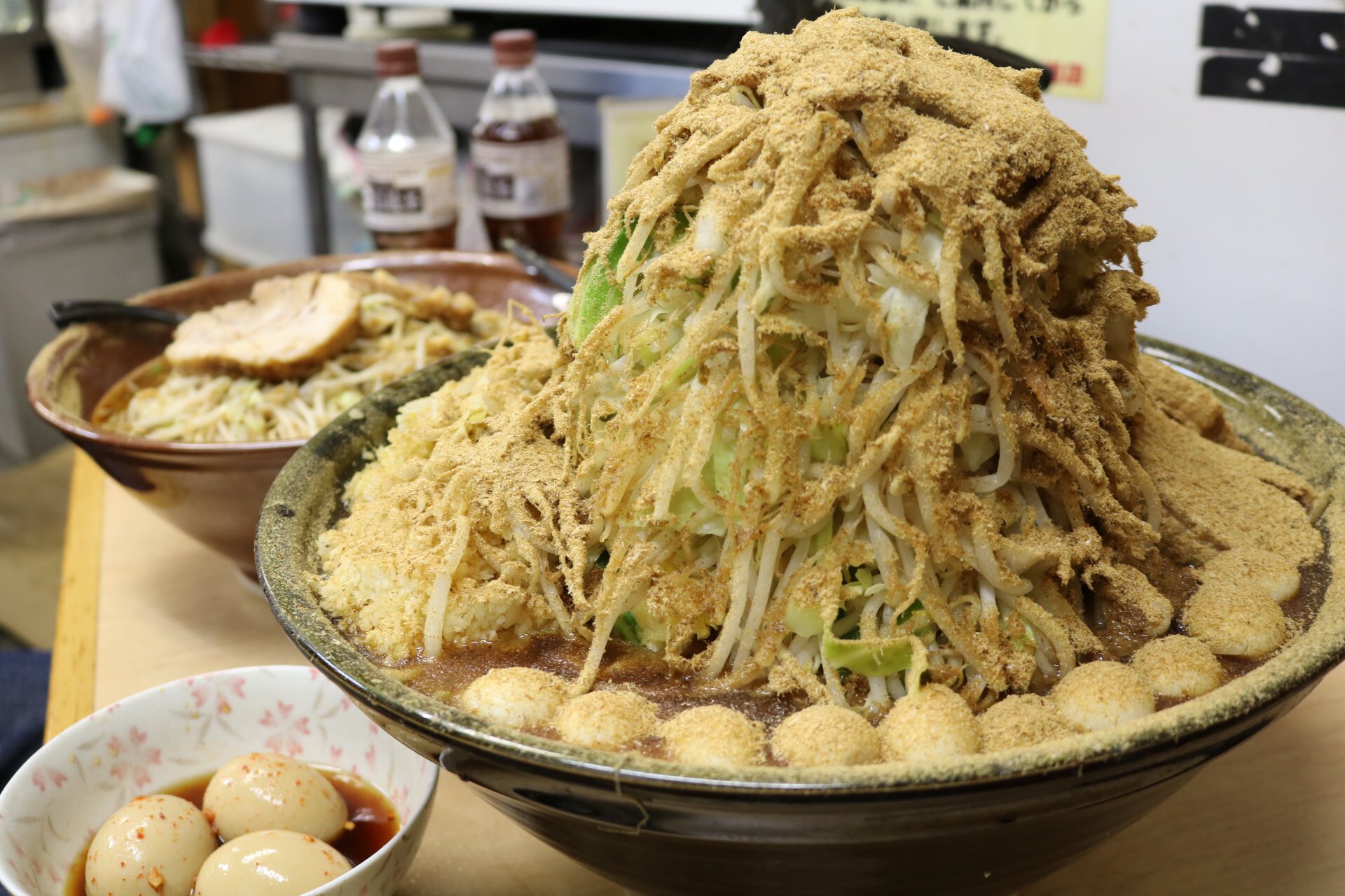 らすかる Na Twitteru 二郎吉さんとラーメン二郎新小金井街道店さん つけ味ラーメン麺マシ2 8全部マシマシうずら10味玉3ショウガ魚粉 今までより大きいすり鉢 漂うラスボス感 コクが凝縮しながらもサラッとしたスープにちょっとの辛味 ぷりっとし