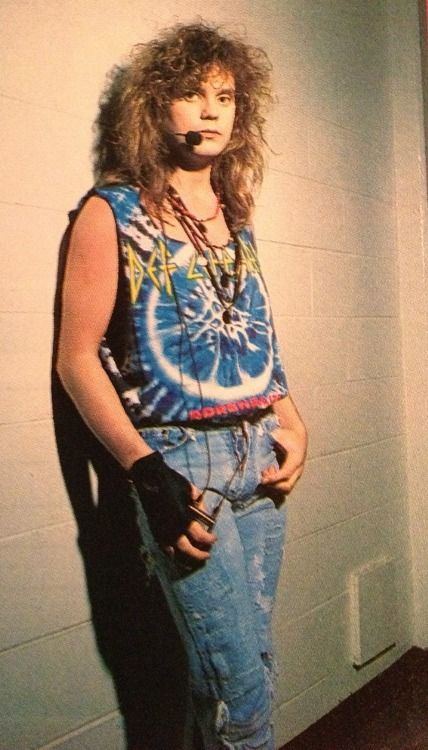 Felicidades al bombón de Def Leppard además de estar re bien, es un capo HAPPY BDAY RICK SAVAGE 