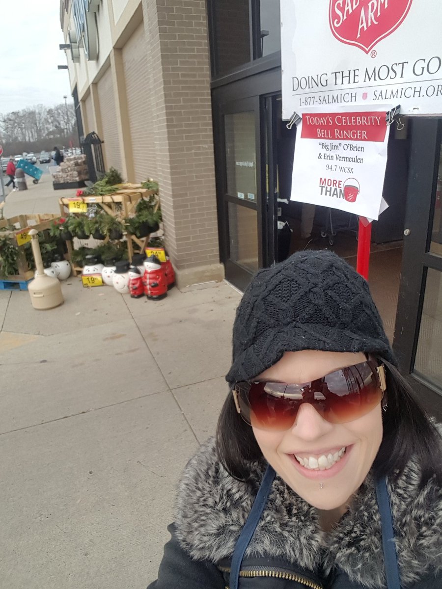 ERINonyourRADIO's tweet photo. I am at the Kroger at 12 Mile and Halsted raising money for the Salvation Army! #RingIntheD @salmich https://t.co/aFrF2Y398T