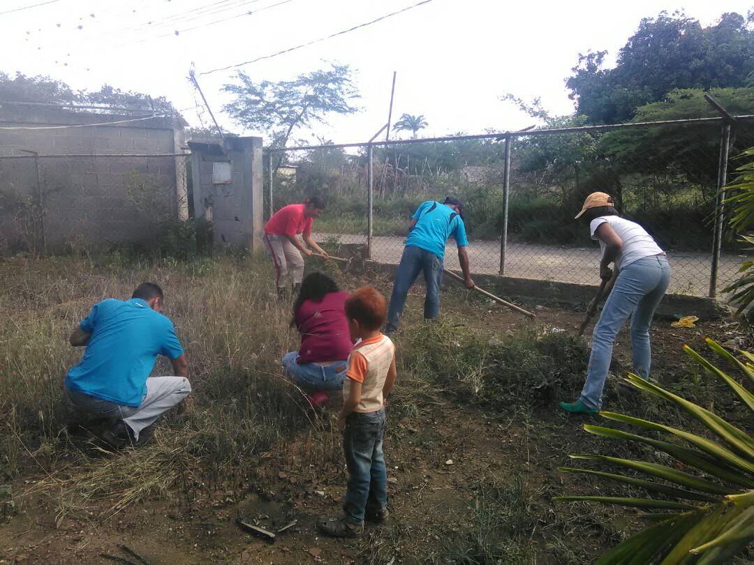 olgapatriota's tweet photo. EBJ/C  EL PALMAR sector la Estrella Municipio Moran del Estado Lara. Mision Ribas presente y activa en el trabajo de recuperacion y mantenimiento de nuestra escuela. Seguimos venciendo ❤🇻🇪❤ #EstaEsMiEscuela @JauaMiranda @Carlospa36 https://t.co/6QkeTOkYmF