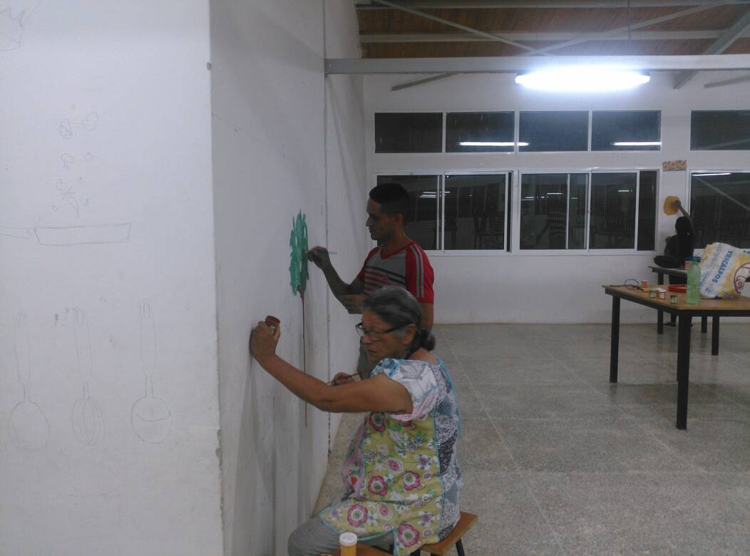 Infocentrolar14's tweet photo. Trabajos voluntarios Mision Ribas En la ciudad socialista Ali primera tamaca Municipio Iribarren estudiantes de las Cohortes. Seguimos venciendo ❤🇻🇪❤ #EstaEsMiEscuela @JauaMiranda @Carlospa36 https://t.co/UuE2acAKoM