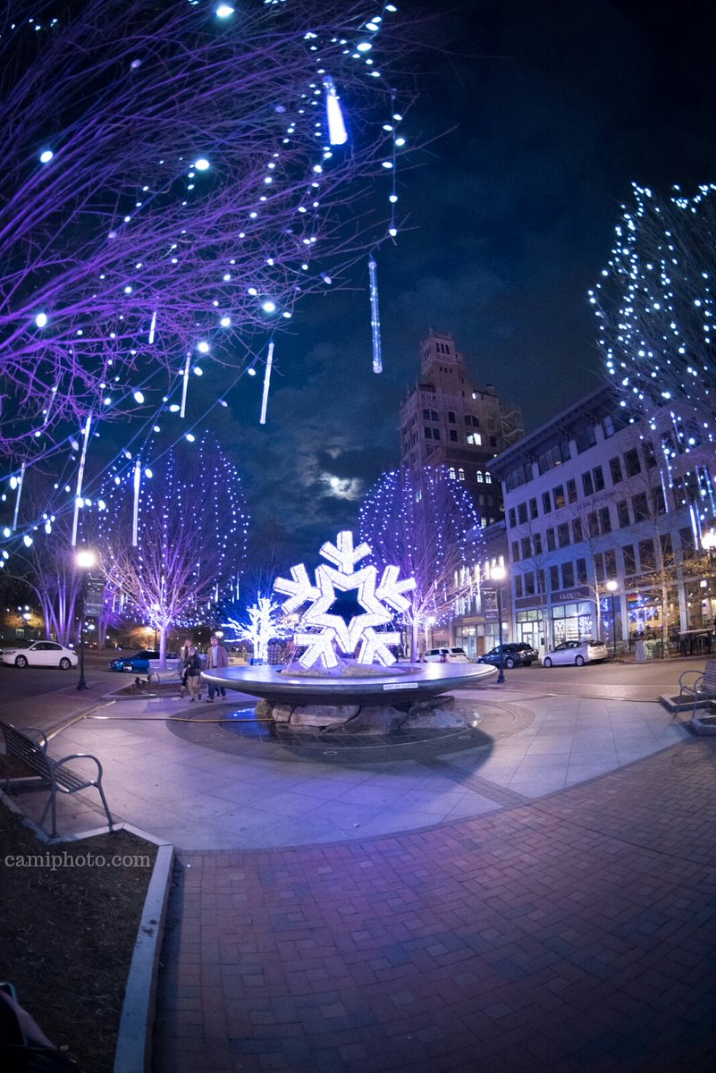 camiphoto's tweet photo. The 2017 Winter Lights Downtown display located at #PackSquare in #Asheville, #NorthCarolina. Big thanks to @theNCArboretum and the @CityofAsheville for making this display possible for the second year in a row! #winterlights #ncarboretum #cityofasheville #visitasheville #avl https://t.co/5nITAYxTtu