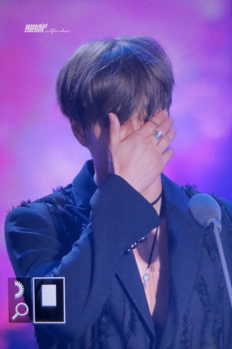 kai_sentence's tweet photo. 약속할게
함께해준 시간도, 보여주는 마음도
당연하게 생각하지 않을게.
내가 가진 시간도, 보잘 것 없는 마음도
모두 다 너에게 줄게.
이런 나라도 내 곁에 있어줘
고마워요 그대, 좋아해요
(소란, To)
#EXO_IS_THE_UNIVERSE https://t.co/eLcff7OBrn