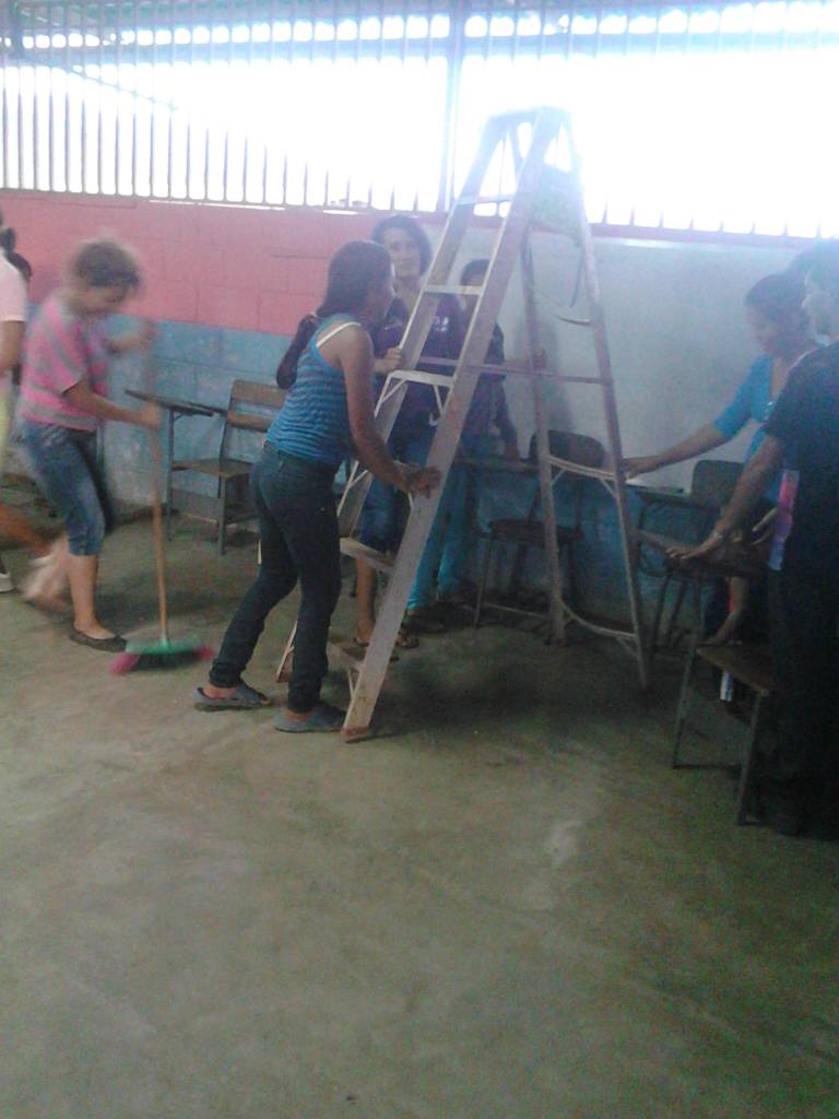 yaya_migdalia's tweet photo. EB Antonio Jose de Sucre del Municipio Urdaneta del Edo Lara.   Mision Ribas presente y activo. Seguimos venciendo ❤🇻🇪❤ #EstaEsMiEscuela @JauaMiranda @Carlospa36 @vencedor_ribas @JaRamos15 https://t.co/6DjNVIibTA