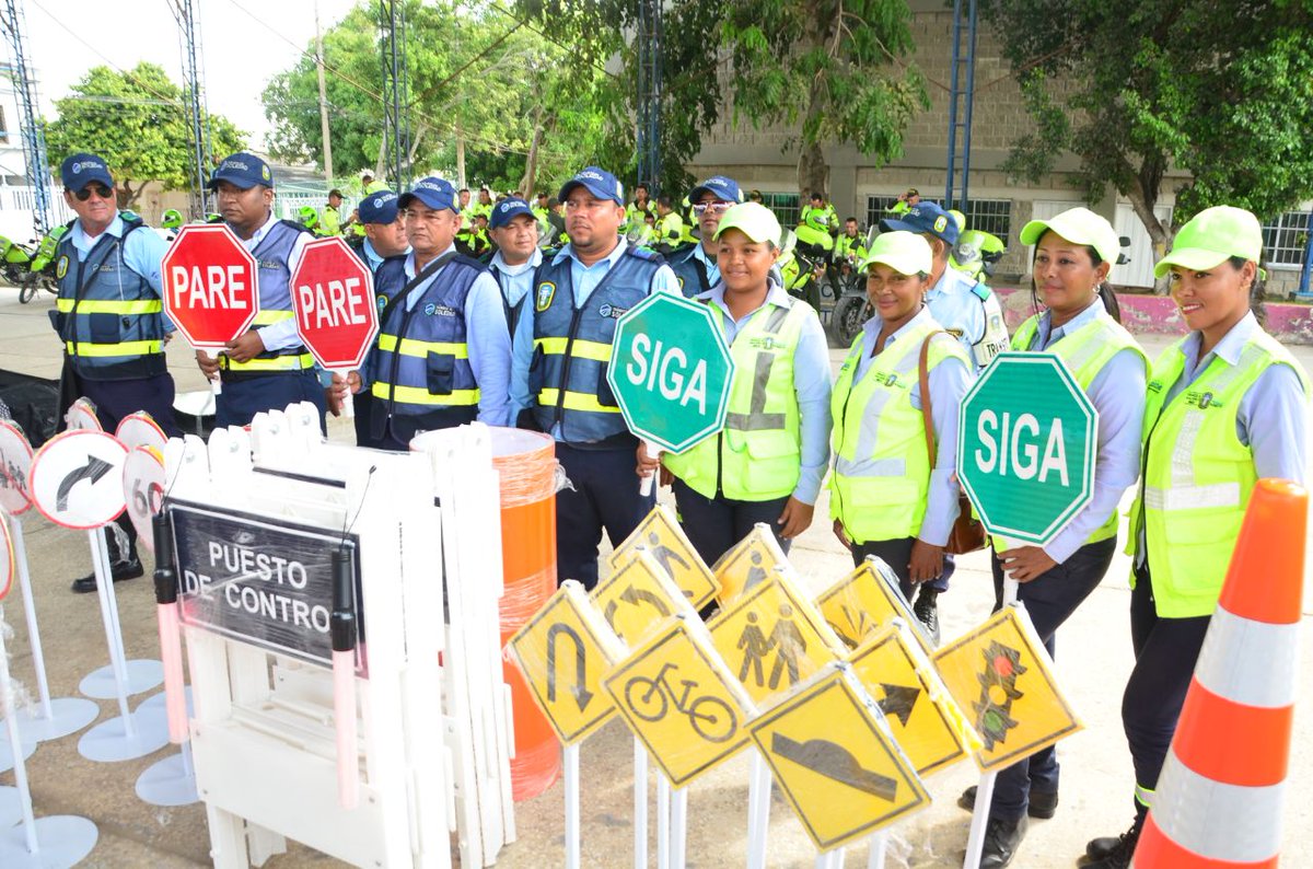soledadalcaldia's tweet photo. .@SoledadTransito apoya jornada de sensibilización vial #SalvandoAndo organizada por la @ansvcol que realizamos en la Cancha del Barrio Hipódromo https://t.co/eqpSRXOAPd