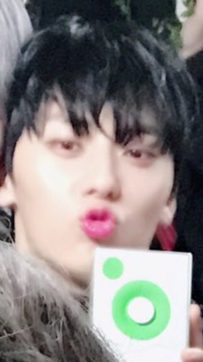diniy_nfiababy's tweet photo. Our Emperor Hwang Minhyun 😘 #워너원_카카오_핫스타상_축하해 #워너원_신인상_축하해 #워너원_TOP10상_축하해 #Beautiful6thWin https://t.co/Z7RwOthhDN