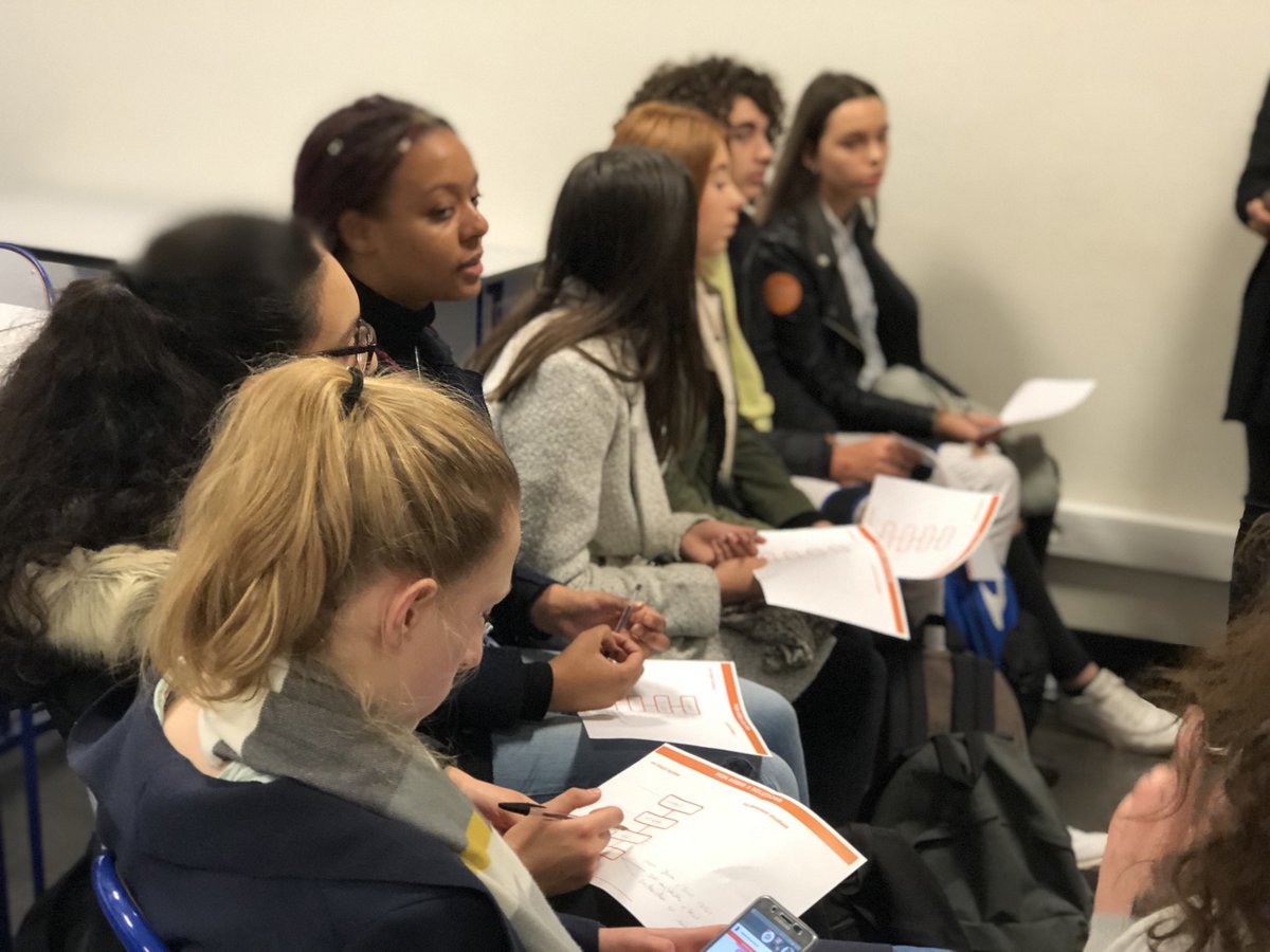 Logement, financement des études, différence entre prepa/BTS/DUT/université/business school, méthodologie et organisation des études, etc. : les lycéens posent leurs questions aux étudiants-éclaireurs <a href="/AssoFrateli/">Frateli</a>. Des réponses concrètes à leurs interrogations !