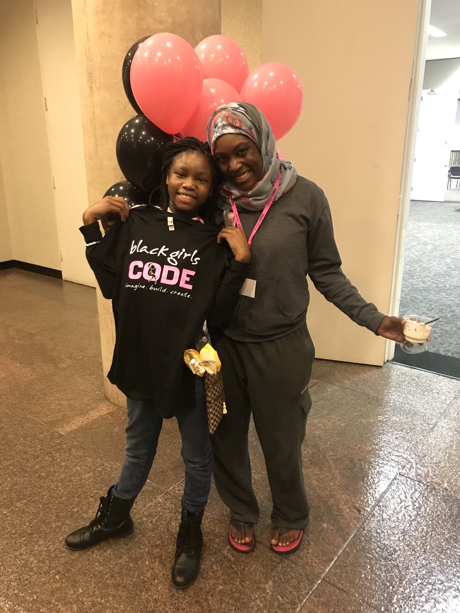 BlackGirlsCode's tweet photo. Patiently waiting for the workshop to begin. #BlackGirlsCODE #BGC2017 #BGCHouston #ATTAspire https://t.co/OJFGTead3e