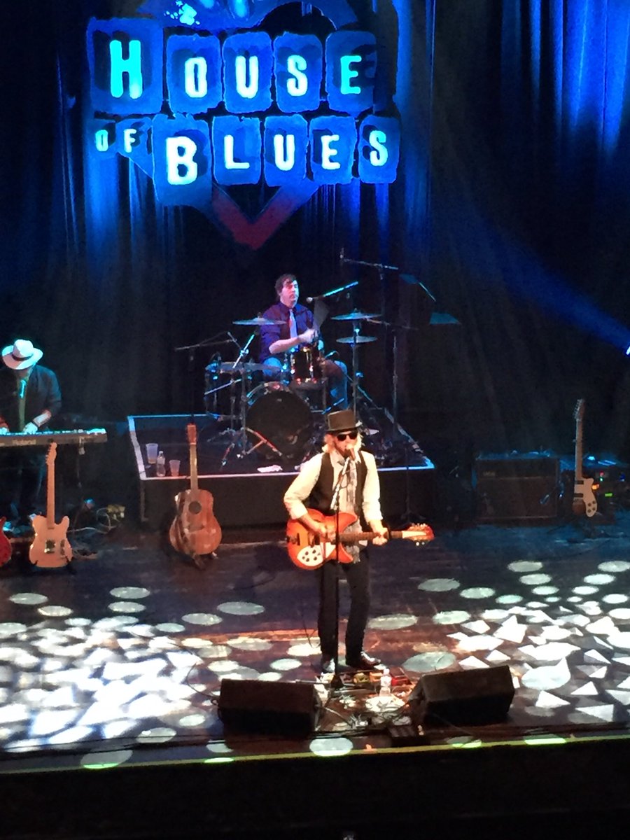 NCEducator's tweet photo. @RitzRaleigh you must bring @WildflowersAL to Raleigh. Fabulous Tom Petty tribute. #thewildflowers https://t.co/wndoSd0XvP
