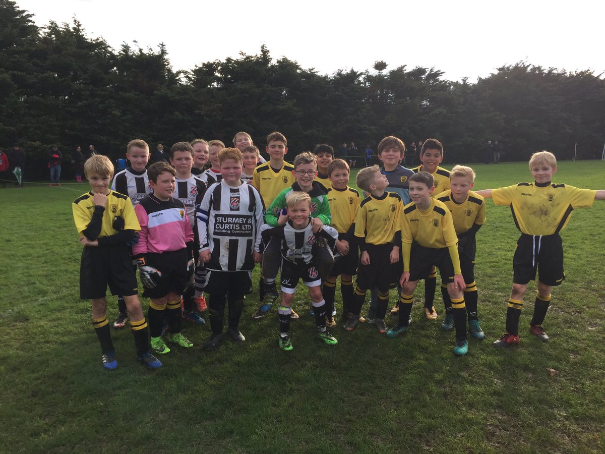 Berryos69Carl's tweet photo. @GlosCityYD U11’s ‘Tigers’ &amp; @st_yfc after their league today at Gloucester. Good team performance by both sides with Tigers coming out on top. Credit to the Stonehouse players for not dropping their heads.
Glos City MoM - Reuben.  Stonehouse MoM - Alfie https://t.co/QKmxtjTG3e