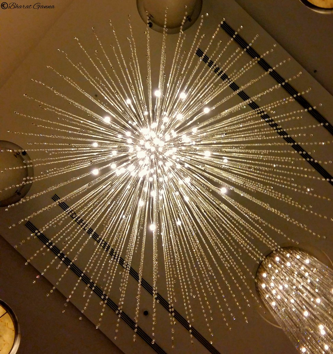 BharatGanna's tweet photo. Under The Chandelier
#chandelier #SaturdayMotivation #Karnataka #Bangalore #bharatgg #phonephotography #mobile_click #photography #Photoshoot #photographer #IncredibleIndia #India #Photoshoot #photo #Hotel #ceilingdecorations #SaturdayNight #PhotographyIsLife #photographylovers https://t.co/cse4jV5XdI