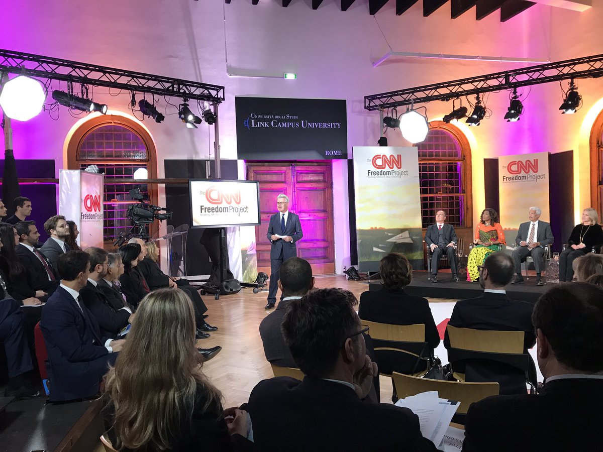 اليوم 2 يسمبر هو #اليوم #العالمي للقضاء على #العبودية ويقدر عدد الأشخاص الذين يعيشون في الرق الحديث بحوالي 40 مليون شخص. نواصل مع شركائنا العمل على رفع مستوى الوعي بهذه الجريمة النكراء والعمل على إنهاء الرق وإنهاء جريمة الإتجار بالبشر 
<a href="/CNNFreedom/">CNN Freedom Project</a> <a href="/LinkCampus/">Università degli Studi Link</a> <a href="/EDOForg/">EDOF</a> <a href="/cnnarabic/">CNN بالعربية</a>