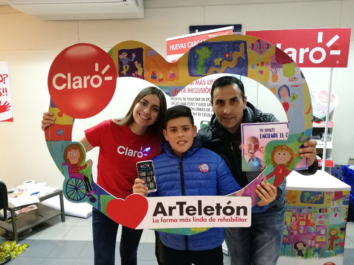 TonkaTP's tweet photo. Vamos CHILE! Haz tu donación y sube tu foto con #llamadodeClaro Te esperamos con más 30 mil carcasas #arteTeleton Mira acá las sucursales desplegadas en todo Chile https://t.co/zm1wSwFfrr https://t.co/HkrY5LMIcv
