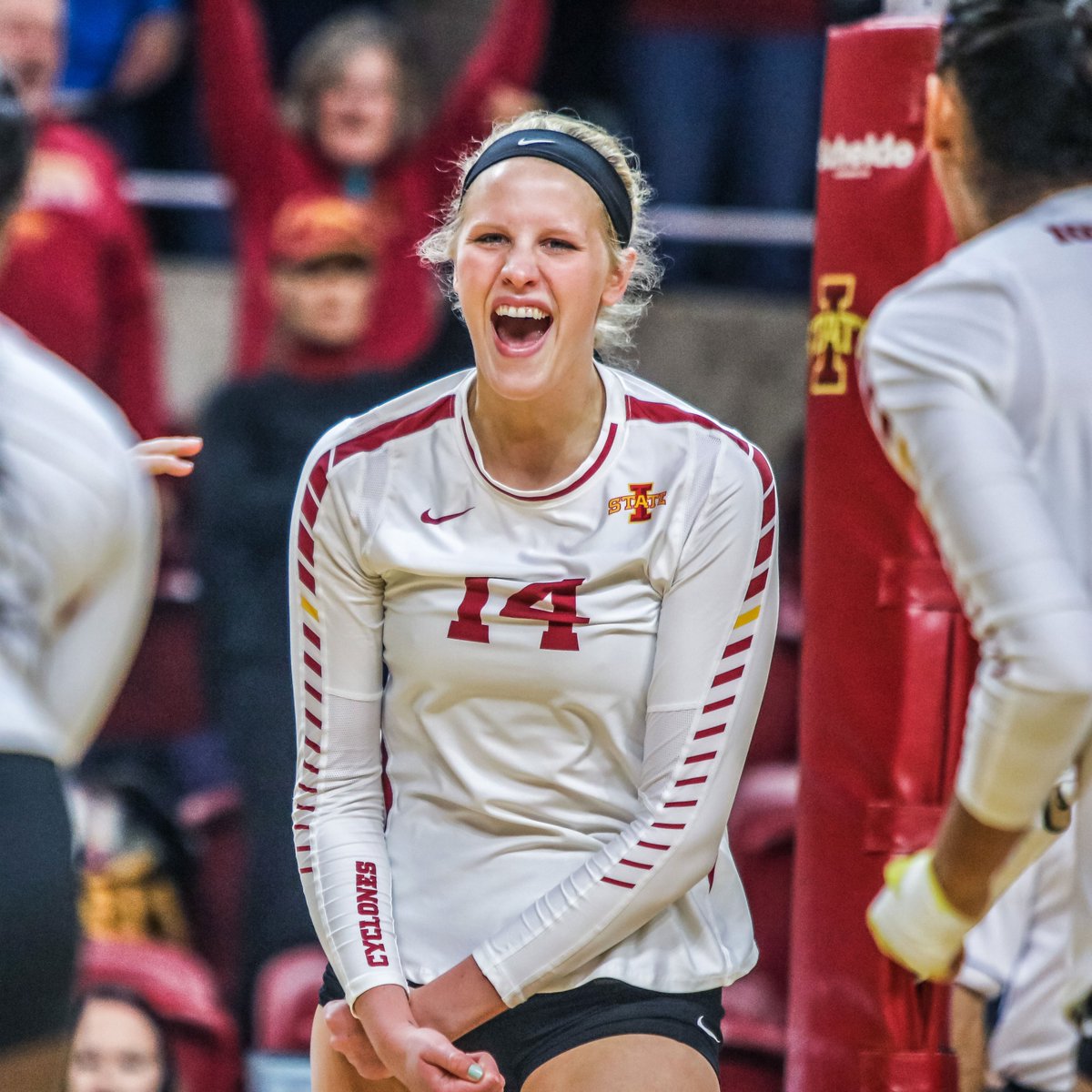 openartz's tweet photo. 2nd round time! Wish nothing but the best to @CycloneVB great crowd yesterday, let's cheer these girls on again today!!! LEEEGOOOOOOOOO!!! #DefendHiltonTogether https://t.co/sDYEcOLb1d