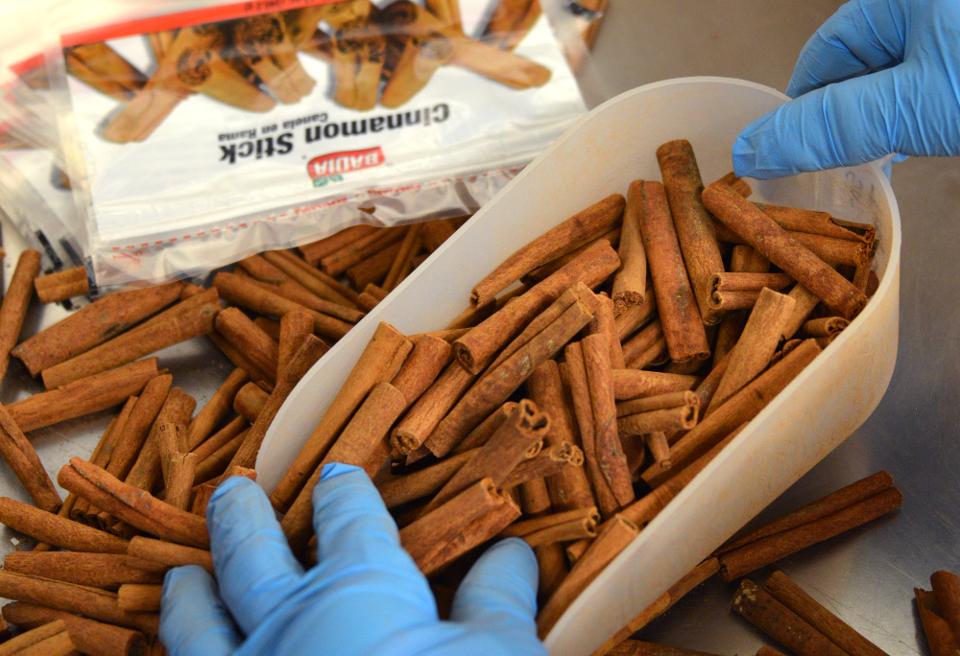 Forbes's tweet photo. Cinnamon may help you lose weight, according to a new study -- but don't hold out for the Cinnabon diet just yet https://t.co/rrGBxN6qzm https://t.co/QVHnLJiLKv