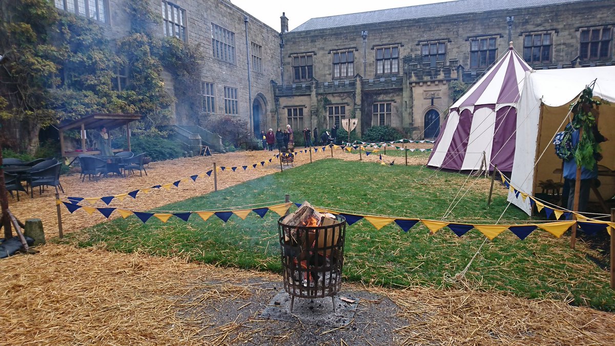 Feeling very festive now!! @ChirkCastleNT Medieval smells, Christmas through the ages and festive fun 😀 lovely #NT #wales