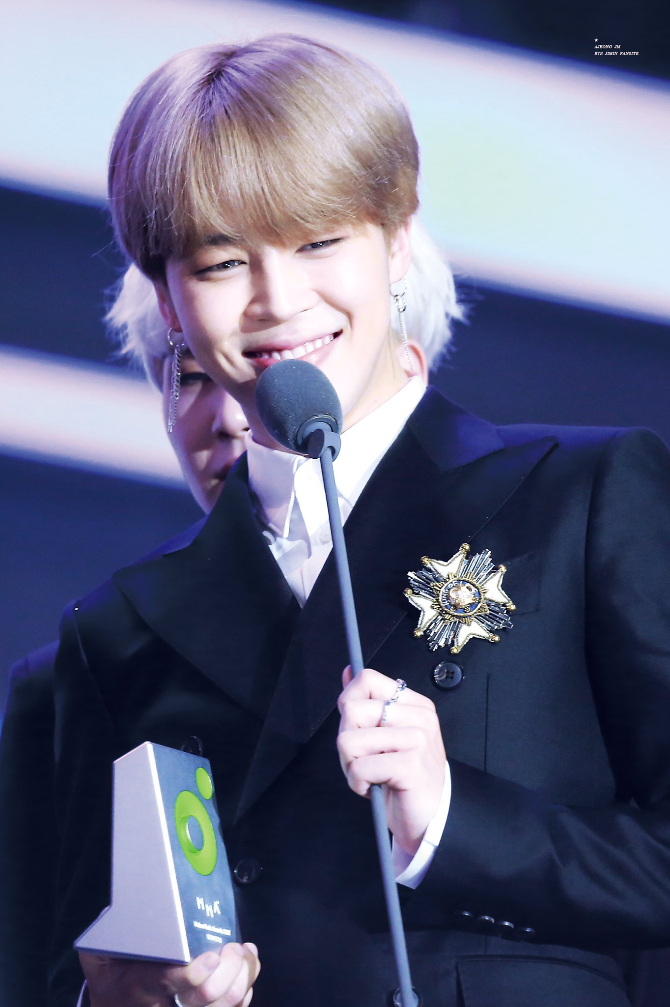 AJEONG_JM💫 on Twitter: "171202 MMA HD 어린왕자🤴🏻👑 #JIMIN #BTS #지민 #방탄소년단