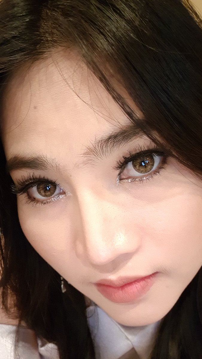 yeeyeajha's tweet photo. กรุณา... อย่ามองหน้า
เพราะไม่รู้ว่าเธอมีปัญหา😑
หรือว่าเราหน้าตาดี😊
#freshlook #purehazel #ขนตาboktohP-048 https://t.co/sac3NISvOs